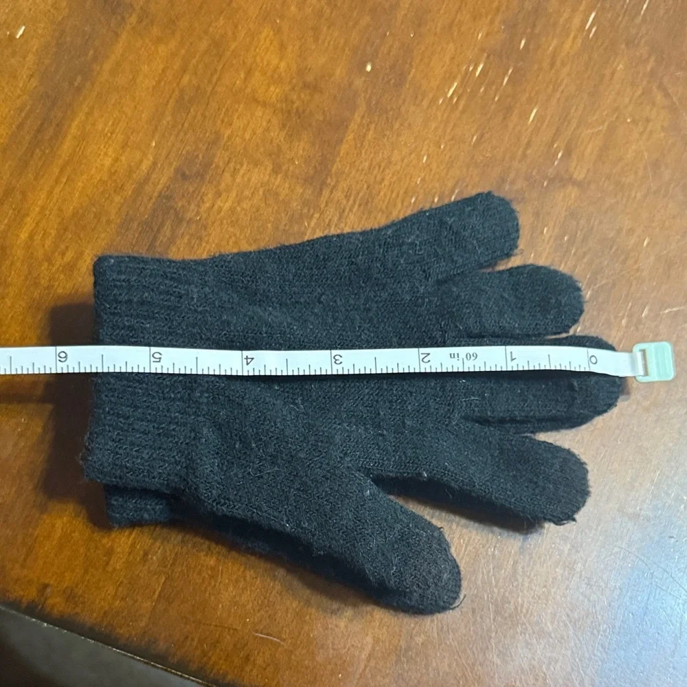 Black Knit Gloves
